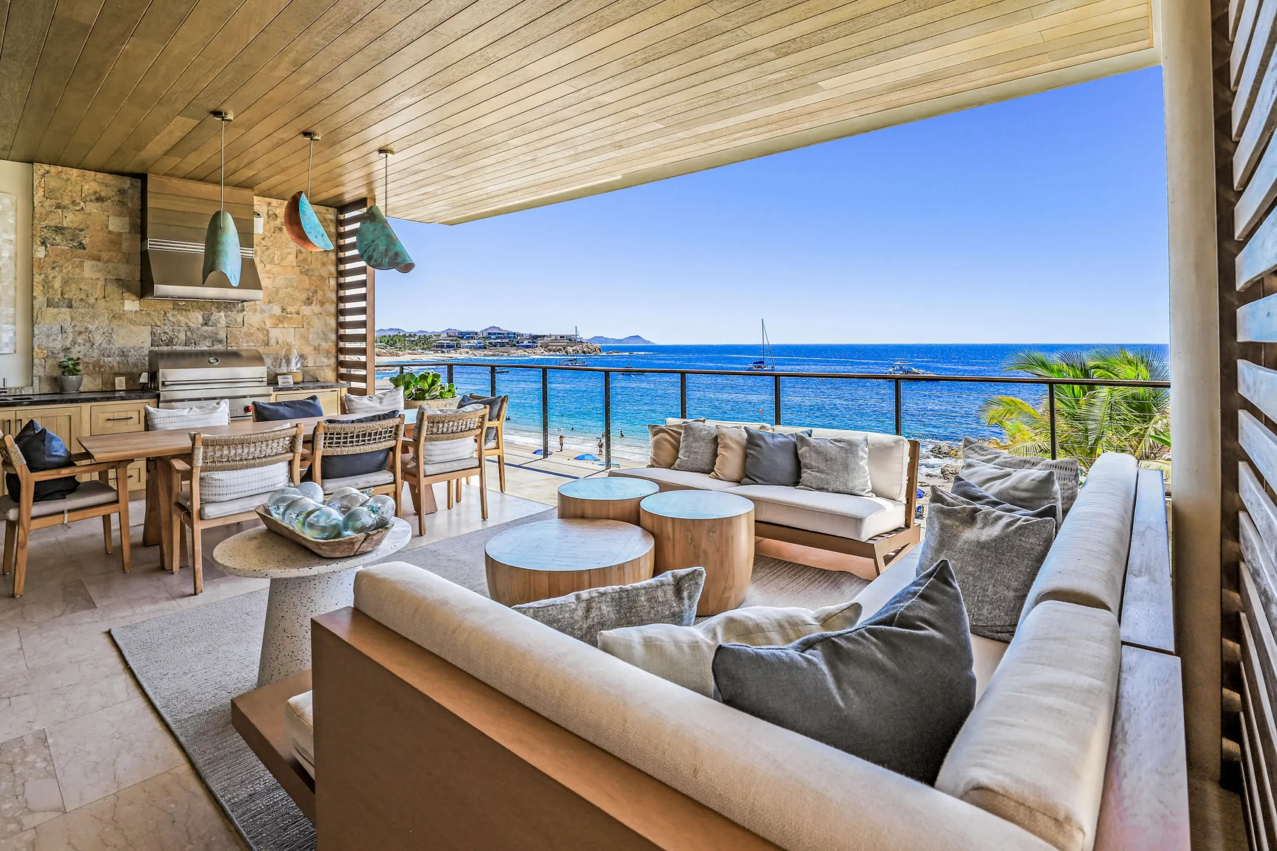 Estate Compounds in Chileno Bay 