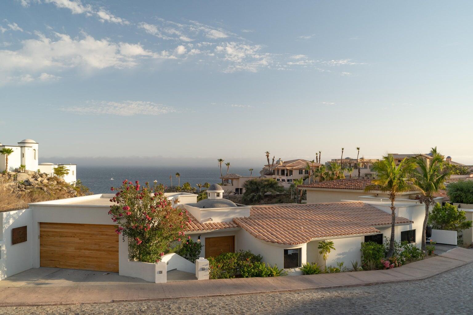 Chileno Bay El Tule-Inland:General Pre-construction residence in Rancho Los Tules, Los Cabos. Features 4 bedrooms, each with a full bathroom and walk-in closet, offering privacy and comfort. Enjoy ocean – 11 Camino Del Pacífico, Cabo San Lucas, BS