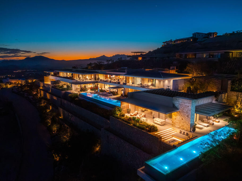 Chileno Bay Section 1- Las Colinas A true one-of-one, The Nivel Estate is a bold architectural statement where scale, craftsmanship, and innovation converge. Spanning 18,000 square feet of seamless indoor-outdoor living, the home was recently featured in The Wall Street Journal. Perched atop Querencia Golf and Beach Club, it commands sweeping 270-degree – Querencia Golf and Beach Club, San Jose Corridor, BS